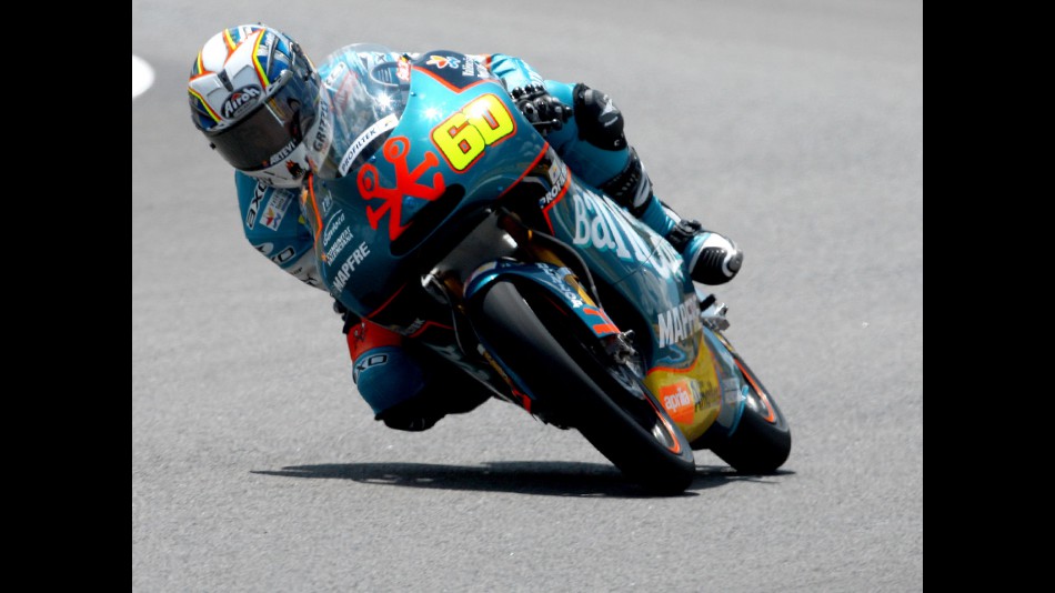 Julián Simón on track