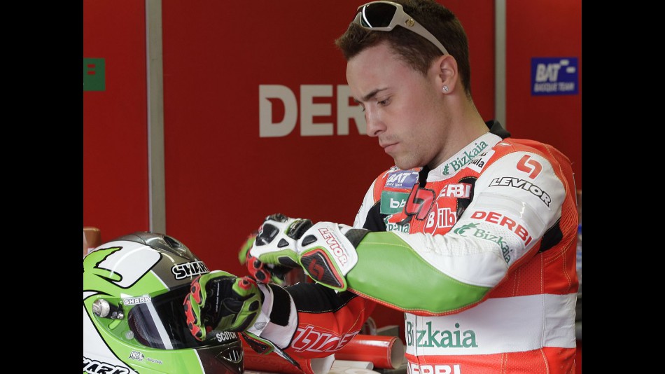 Efrén Vázquez in the Derbi Racing garage
