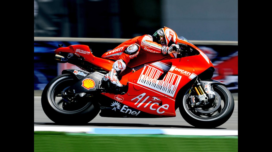 Nicky Hayden in action in Laguna Seca