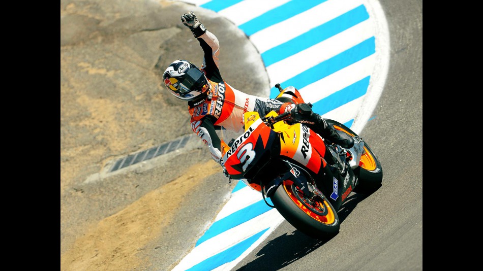 Pedrosa salutes the crowd after winning the Red Bull U.S. Grand Prix