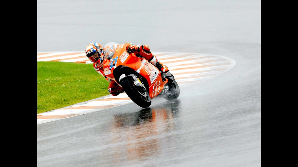 Casey stoner in action in Sachsenring