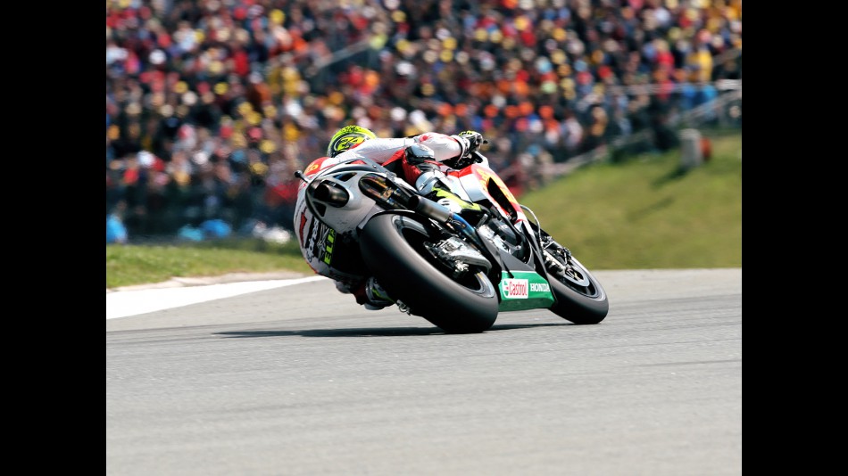 Toni Elias in action in Sachsenring