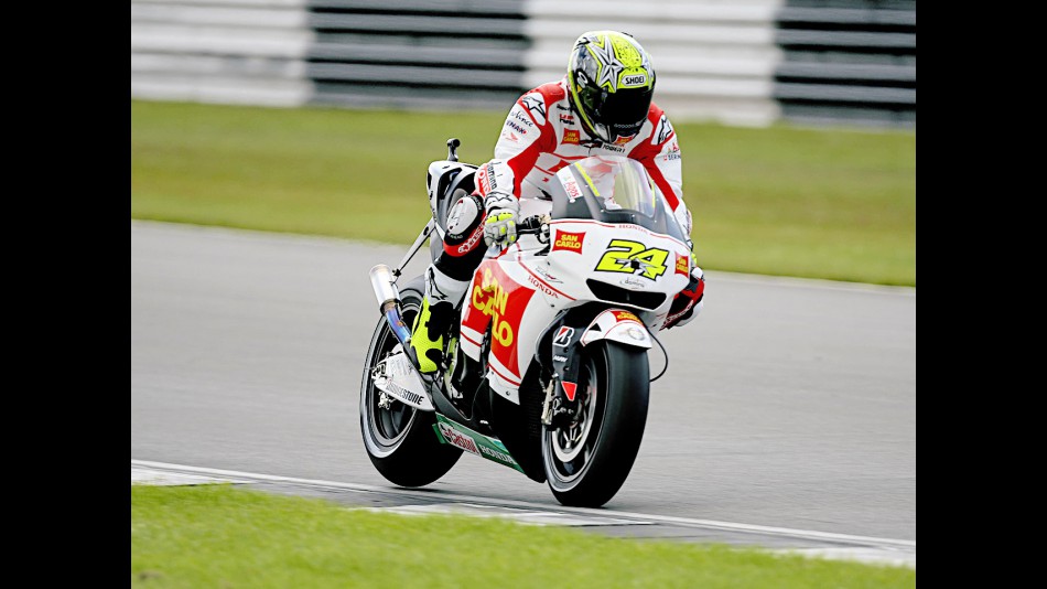 Toni Elias ina ction in Donington