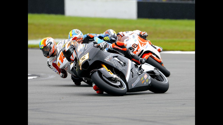 Marco Melandri riding ahead of MotoGP group in Donington
