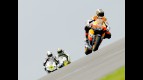 Dovizioso riding ahead of De Puniet and Edwards in Donington