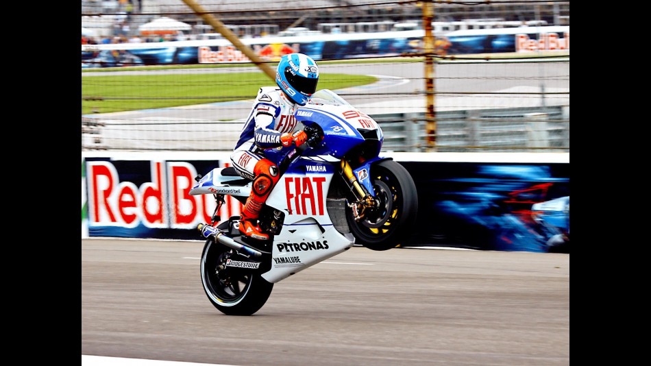 Lorenzo dashing to victory at IMS
