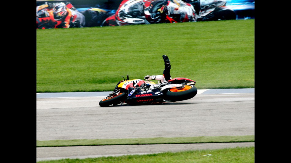 Dani Pedrosa crashes during the Race at Indianapolis