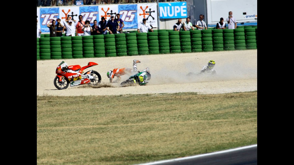 Espargaró and Iannone crash during 125cc race in Misano