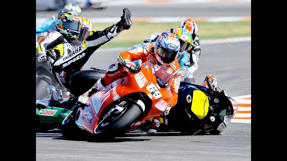 Hayden, Edwards and De Angelis crash during MotoGP race in Misano