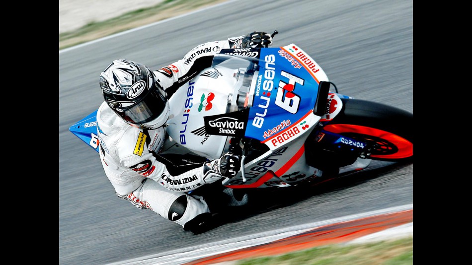 Shuhei Aoyama in Moto2 action at Catalunya