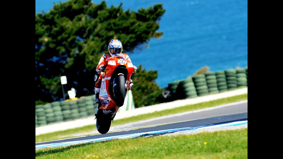 Nicky Hayden pulls of a wheelie during FP1 at Phillip Island 