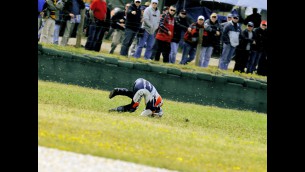 pedrosa suffers qualifying crash in phillip island qp