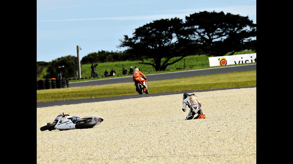 Lorenzo crashes during the race at Phillip Island