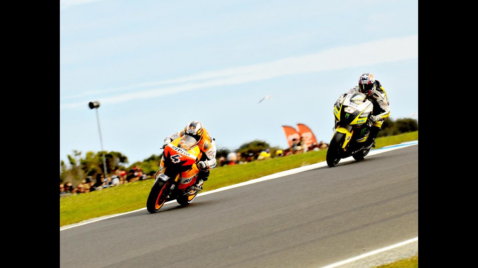 Dovizioso and Edwards in action
