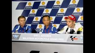 yamaha management congratulate rossi