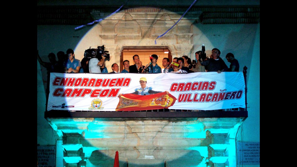 125cc World Champion Julián Simón celebrates victory at Villacañas