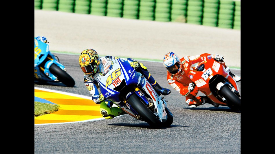 Rossi and Hayden in action in Valencia