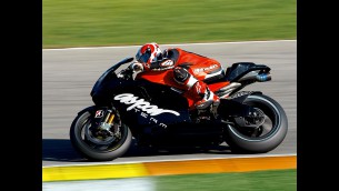 spanish pair enjoy first day with motogp teams