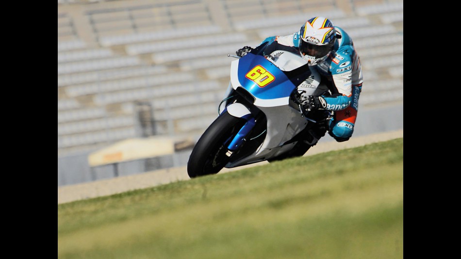 Julián Simón on the BQR Moto2 prototype at Valencia