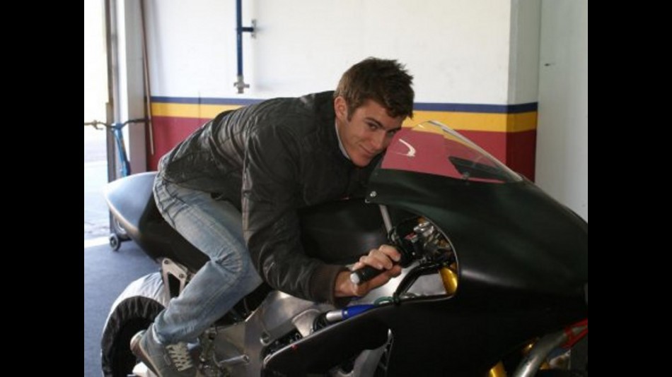 Debise with ADV AT02 Moto2 bike