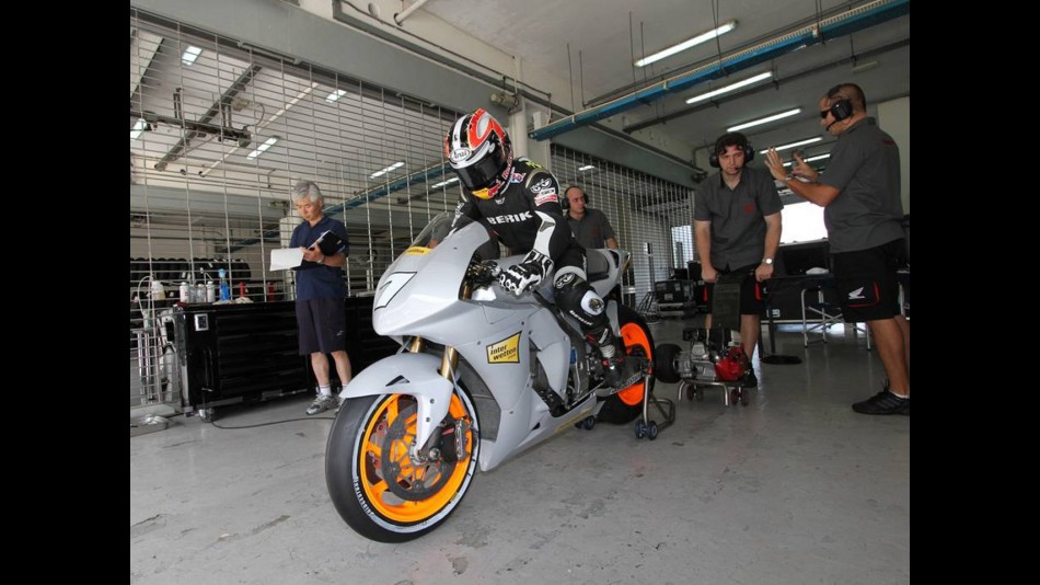 MotoGP test for Aoyama in Sepang