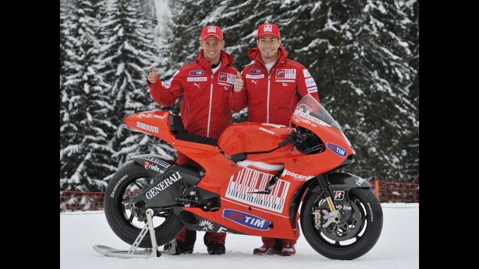 Casey Stoner and Nicky Hayden unveil the new Ducati Desmosedici GP10