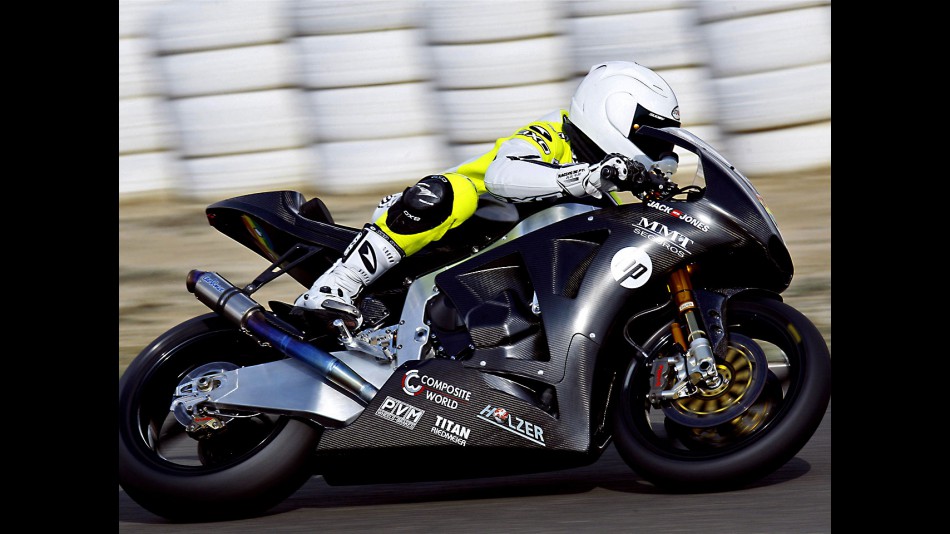 Sergio Gadea testing the Pons Kalex Moto2 bike in Almeria