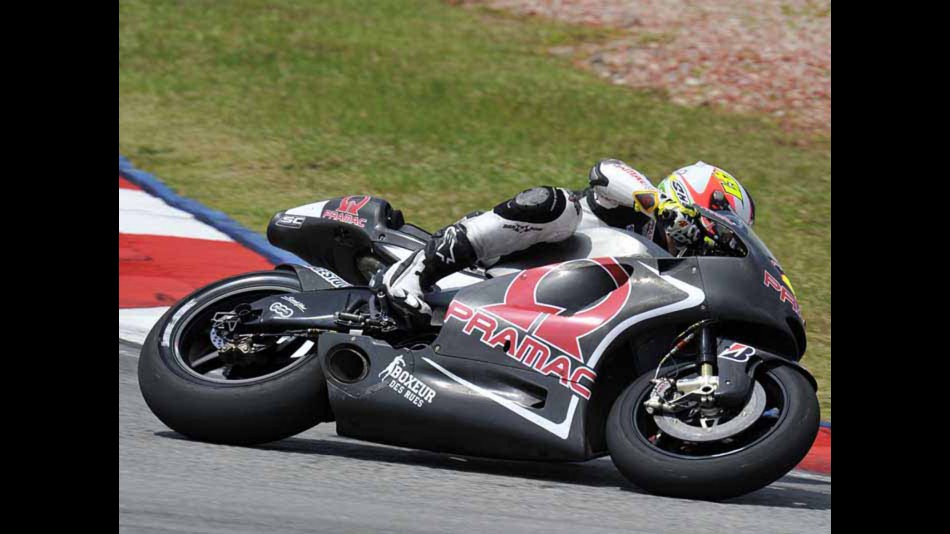 Aleix Espargaró testing at the Sepang International Circuit