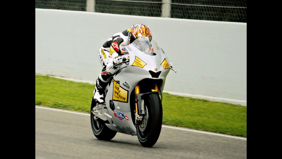 Thomas Luthi in action at the Catalunya test