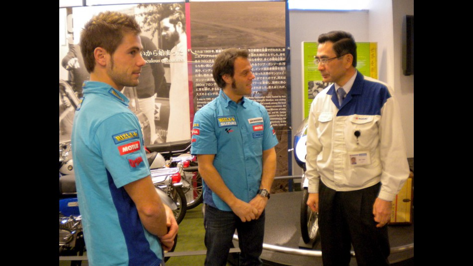 Capirossi and Bautista visit Suzuki factory
