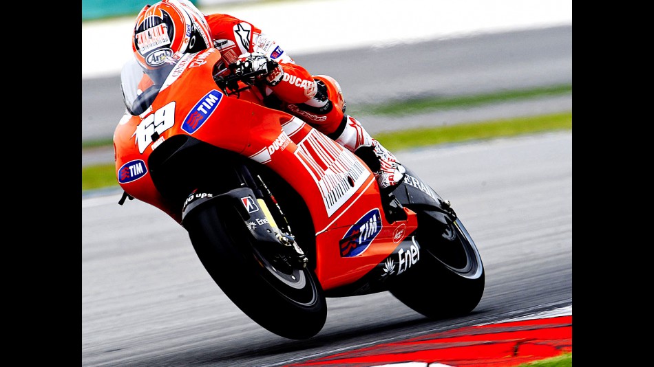 Nicky Hayden on the Desmosedici GP10 at Sepang test