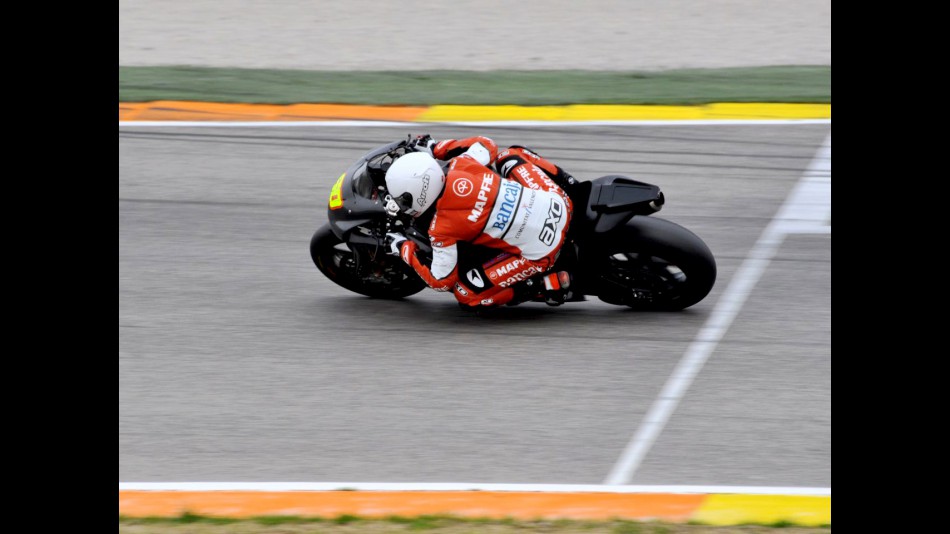 Julián Simón in action at the Valencia test