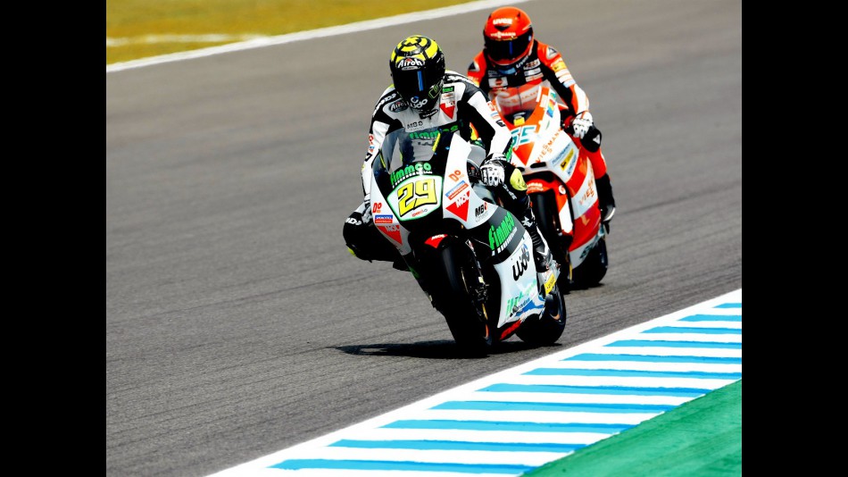 Iannone and Bradl in track in Jerez