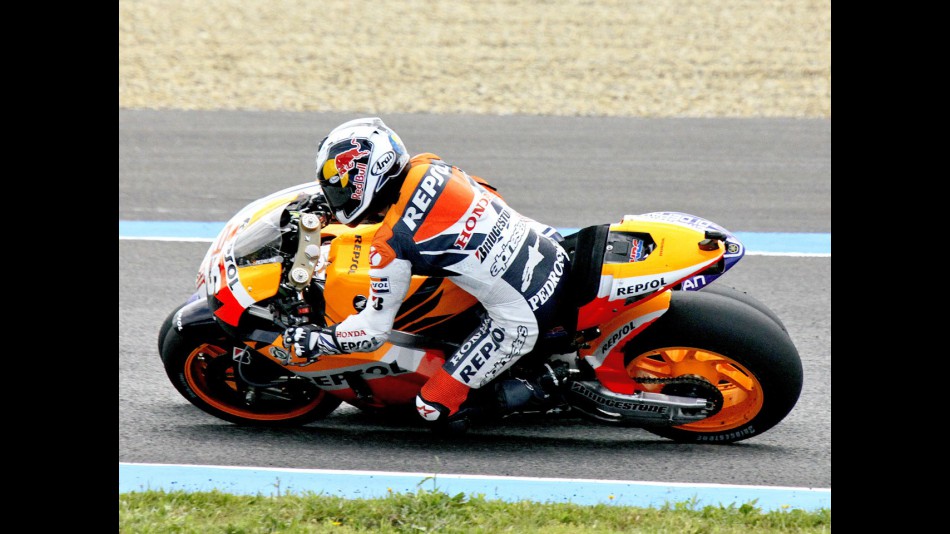 Lorenzo and Pedrosa riding head to head during the race in Jerez