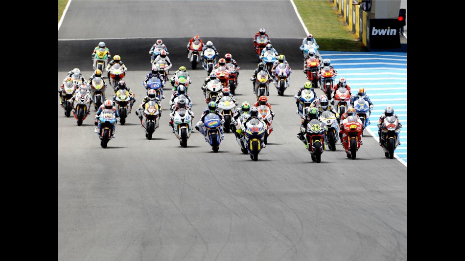 Moto2 Race starts in Jerez