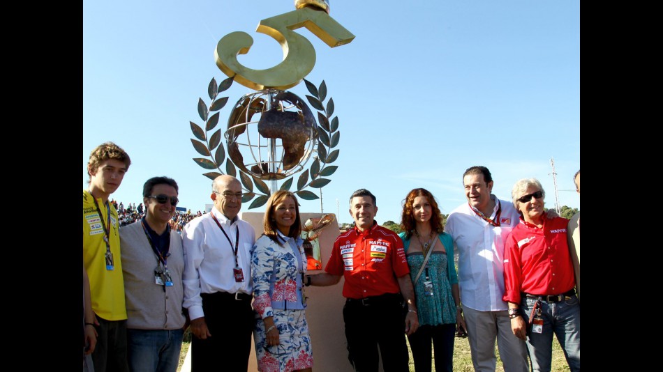 Jorge Martínez Aspar honoured by spanish track