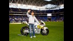 Aoyama presenta la sua moto nello stadio dell'Espanyol 