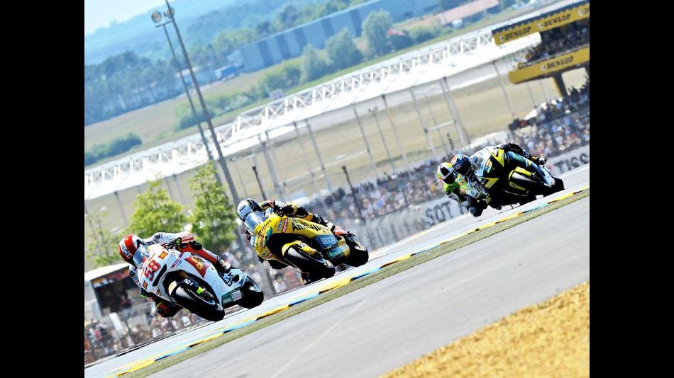 MotoGP gorup in action in Le Mans