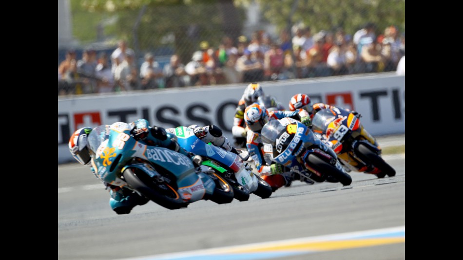 125cc Group in action in Le Mans