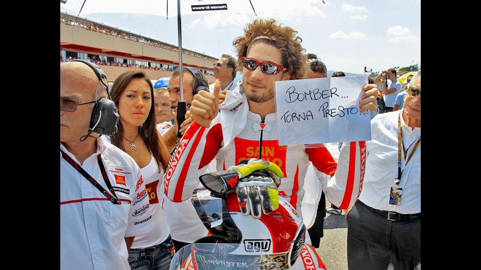 Marco Simoncelli sends a get well message to Valentino Rossi