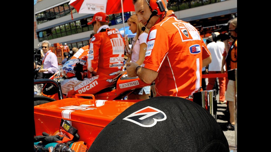 Bridgestone support at the grid