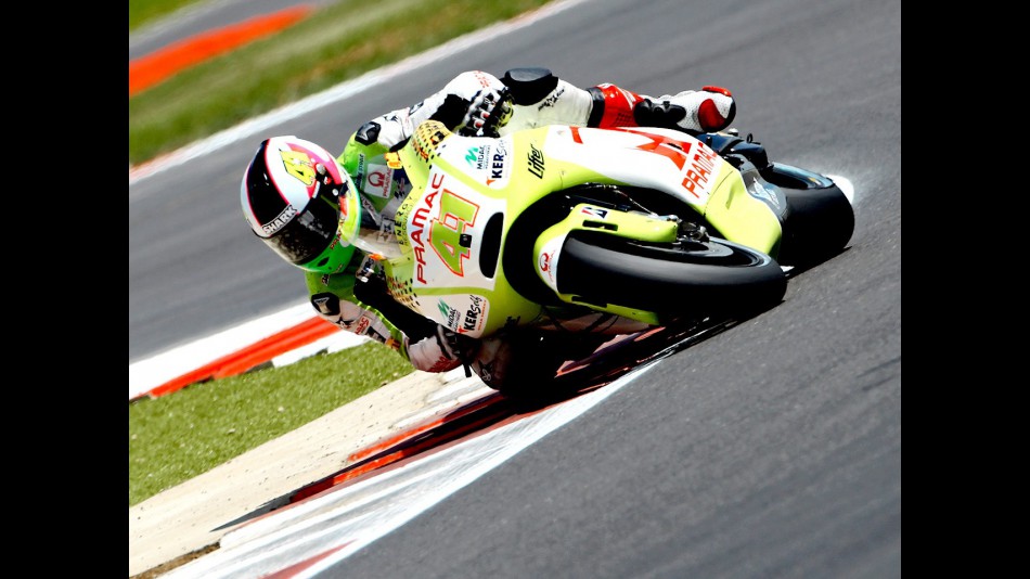 Aleix Espargaró in action at Silverstone