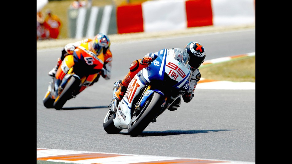 Lorenzo riding ahead of Dovizioso at the Catalunya Circuit