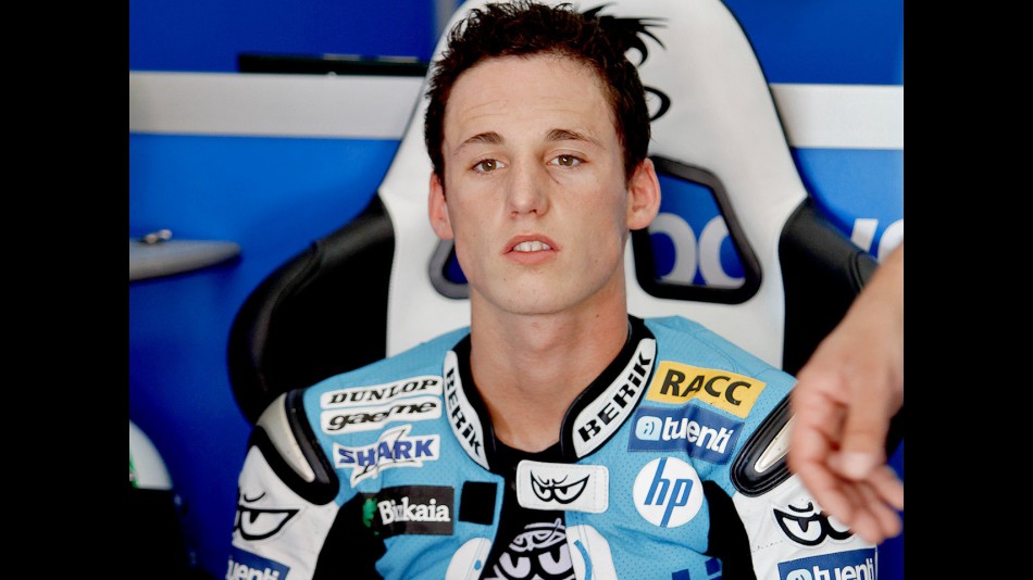 Pol Espargaró in the Tuenti Racing garage