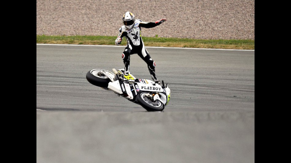 De Puniet crashes during the race in Sachsenring