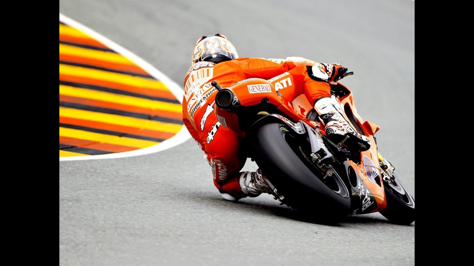 Nicky Hayden in action in Sachsenring