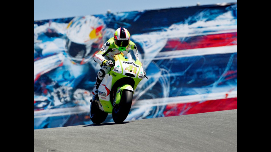 Aleix Espargaró in action in Laguna Seca
