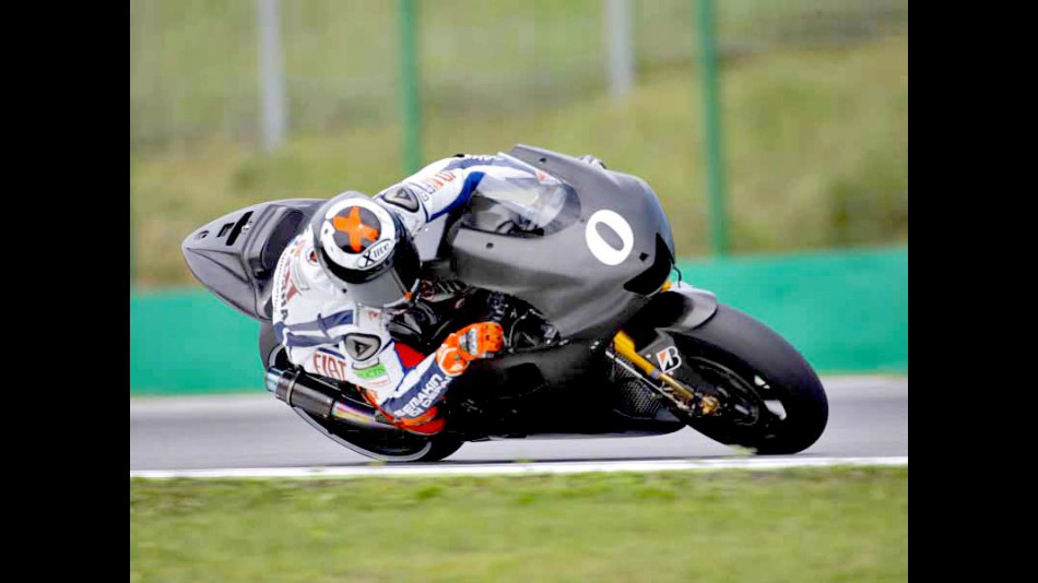 Lorenzo completes an important day of testing in Brno