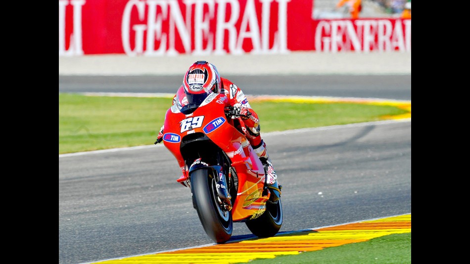 Nicky Hayden in action in Valencia