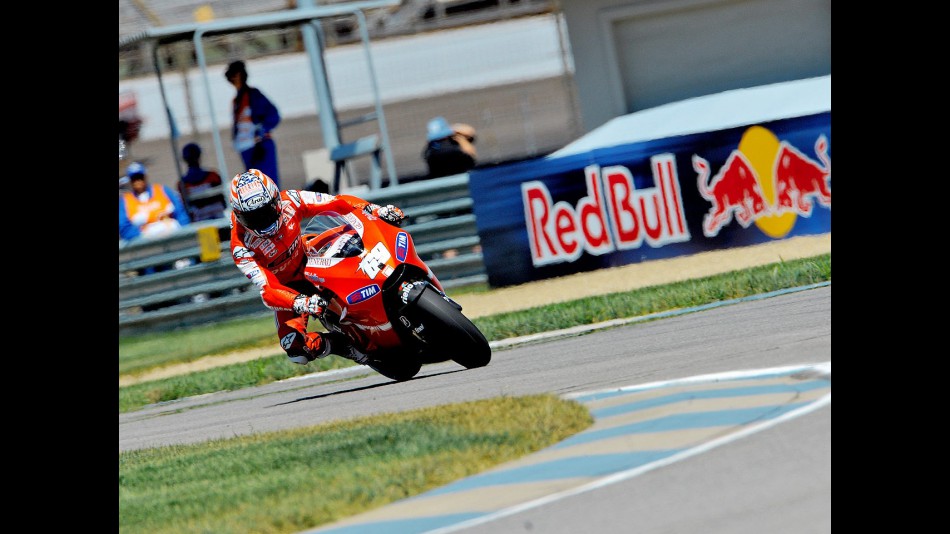 Nicky Hayden in action at Indianapolis